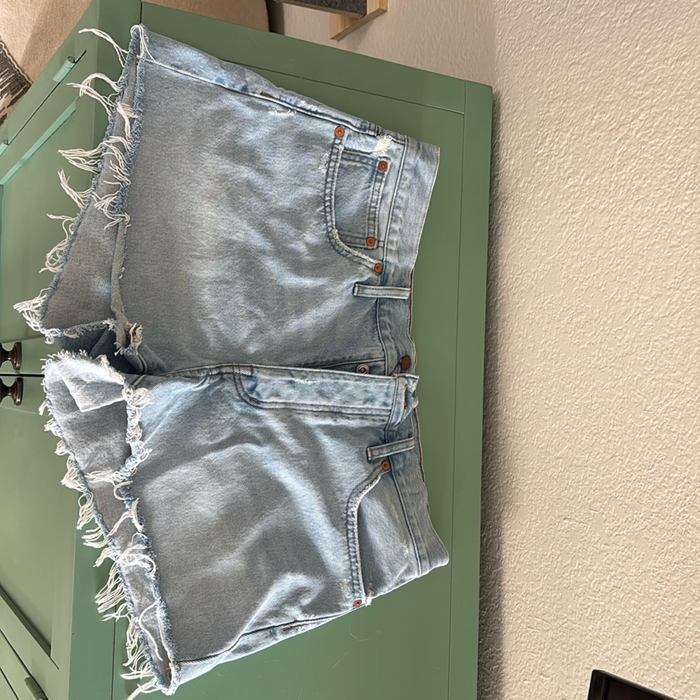 Madewell Relaxed Denim Shorts Cedarcroft Wash Mid Rise size 30 (runs large)